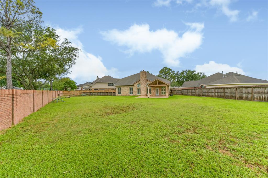 2401 Dry Bank Lane, Pearland, Texas image 42