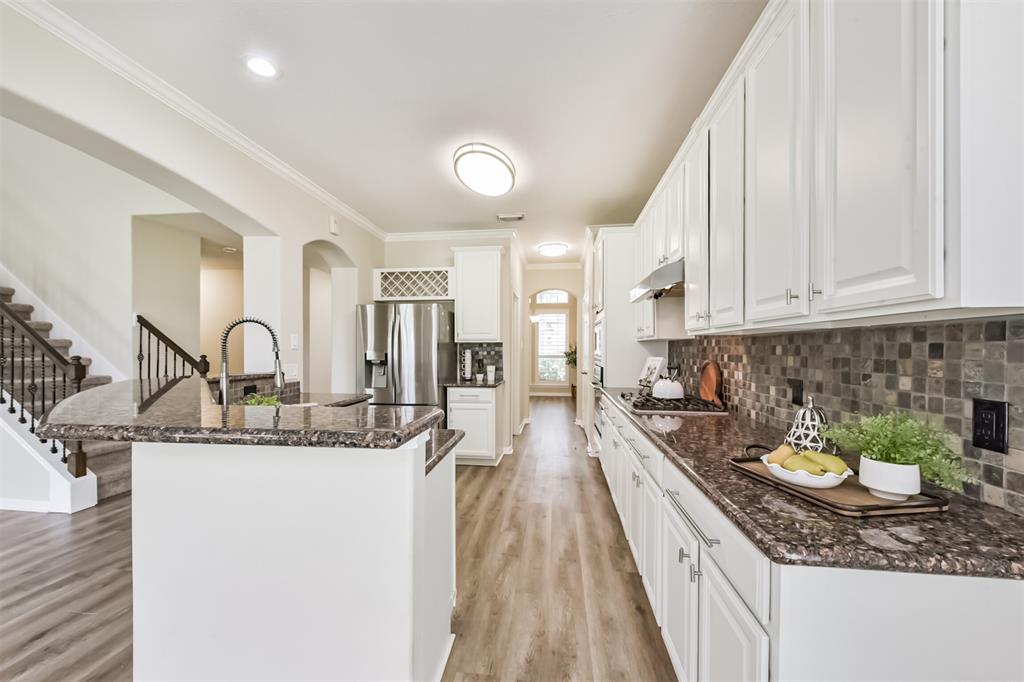 2401 Dry Bank Lane, Pearland, Texas image 8