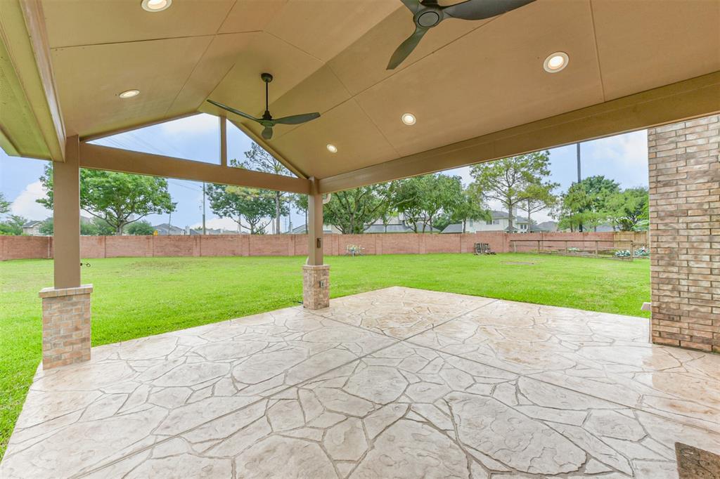 2401 Dry Bank Lane, Pearland, Texas image 40