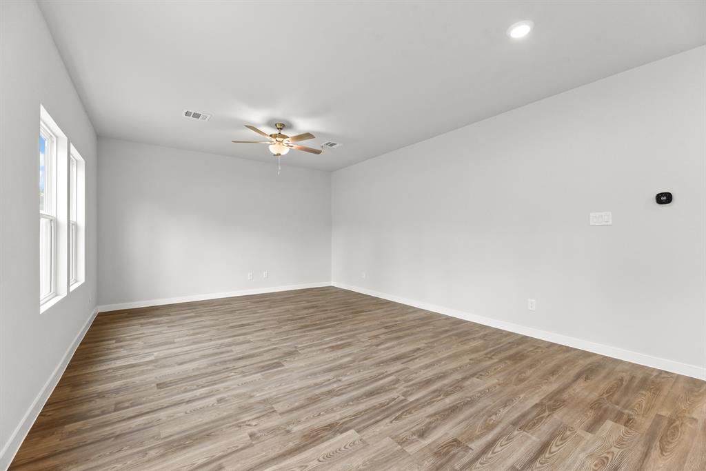 10743 Red Flagstone Drive, Conroe, Texas image 8