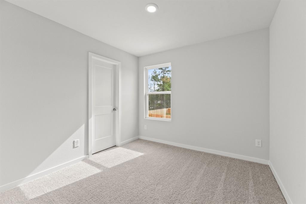 10743 Red Flagstone Drive, Conroe, Texas image 18