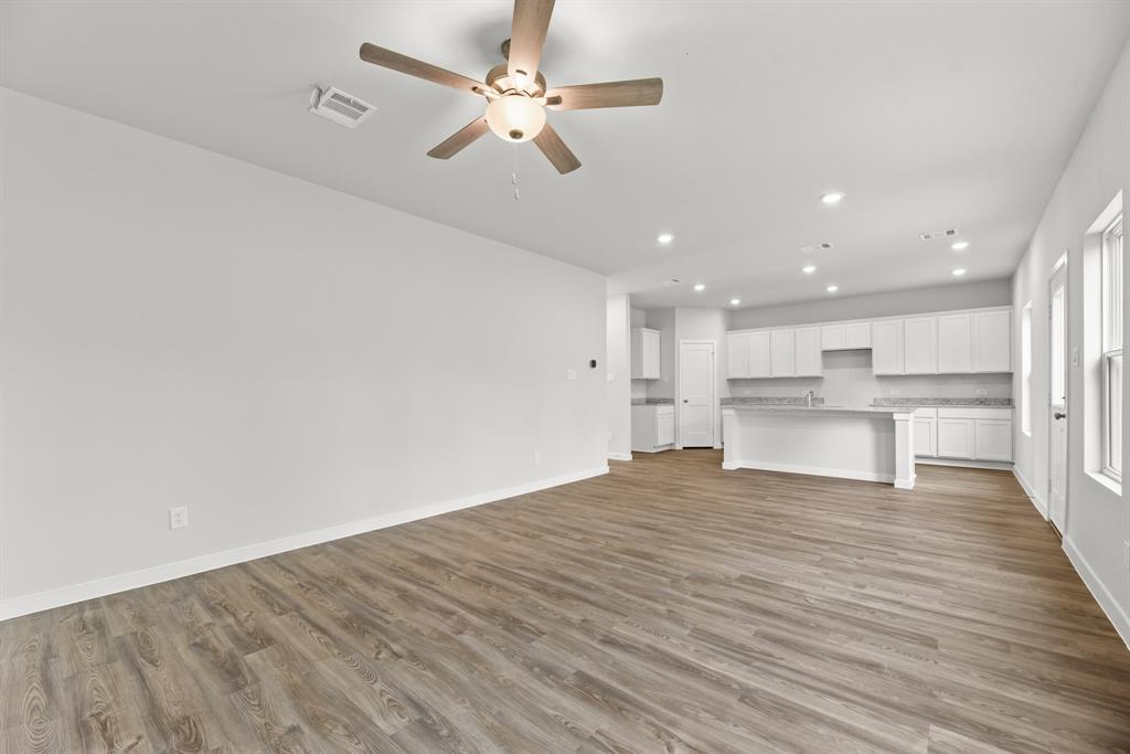 10743 Red Flagstone Drive, Conroe, Texas image 7