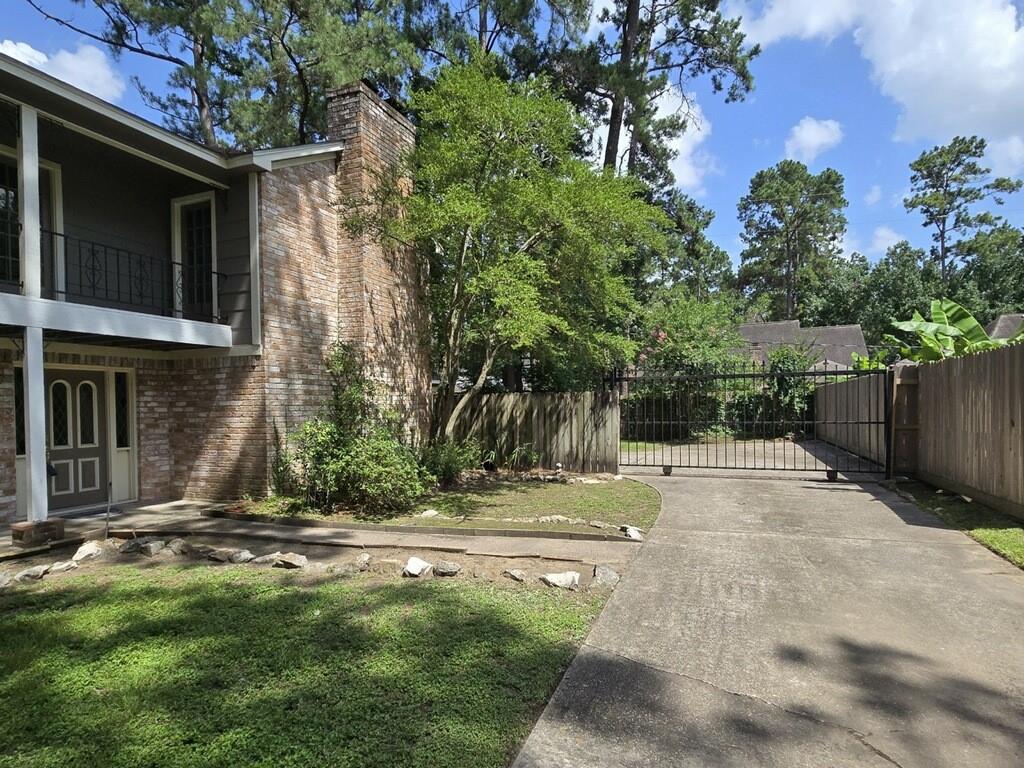 5211 Alamosa Lane