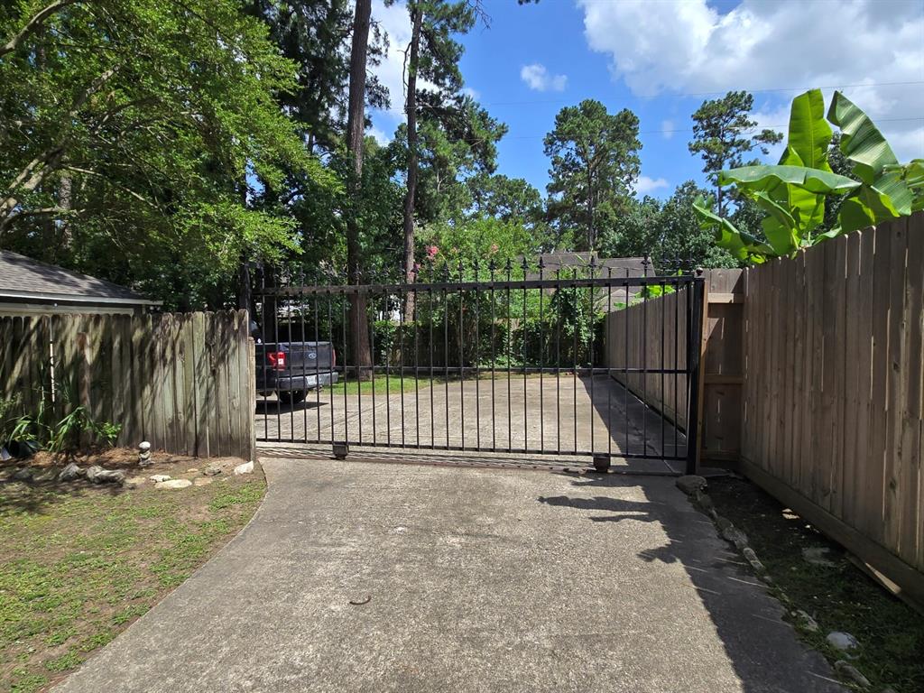 5211 Alamosa Lane
