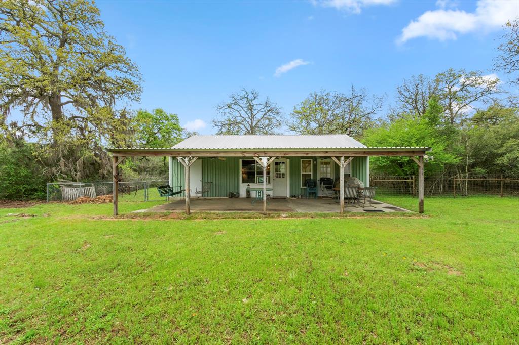 1031 Yearwood Lane, Columbus, Texas image 12