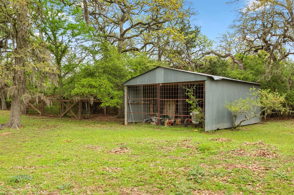 1031 Yearwood Lane, Columbus, Texas image 40