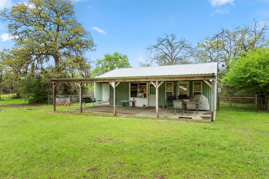 1031 Yearwood Lane, Columbus, Texas image 13