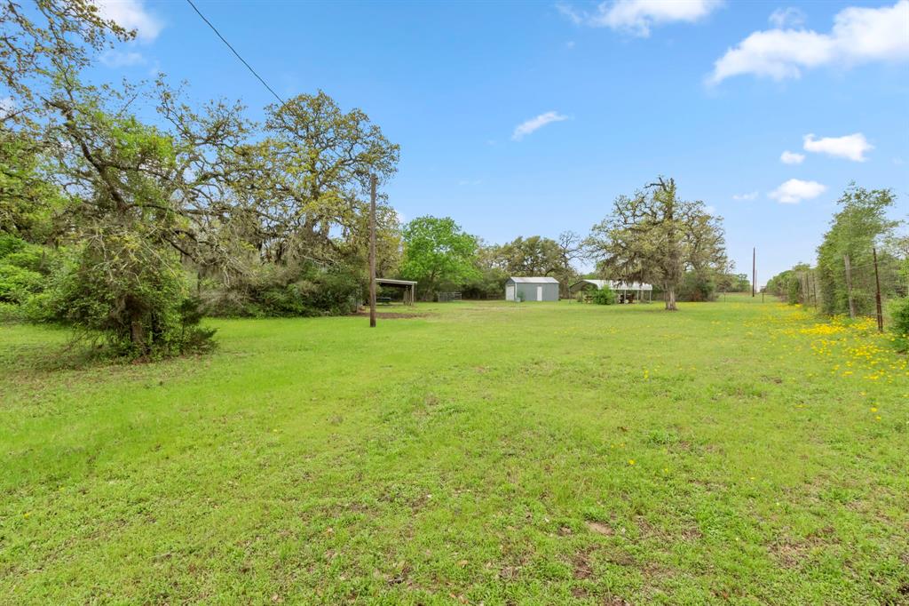 1031 Yearwood Lane, Columbus, Texas image 28