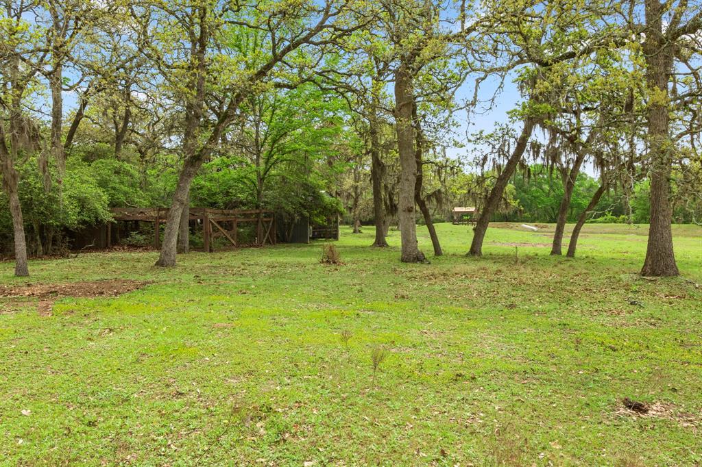 1031 Yearwood Lane, Columbus, Texas image 38