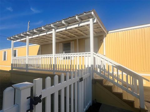 Manufactured Home in Beach City TX 39 Hawaii 2.jpg