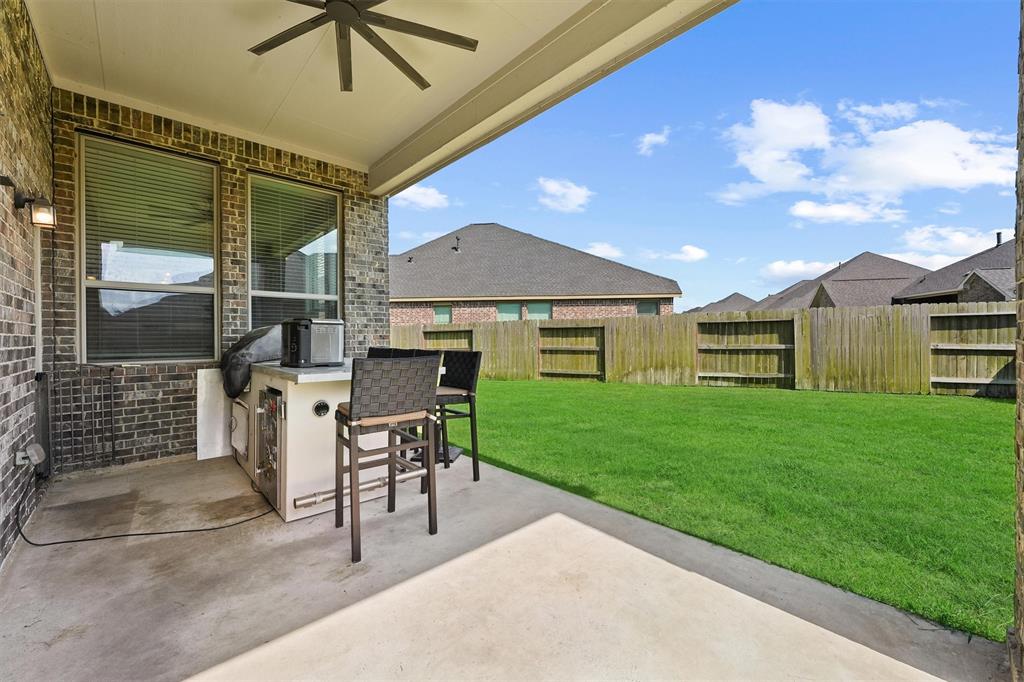 17040 Shy Leaf Court, Conroe, Texas image 24