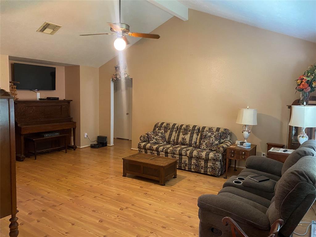 10106 Dover Hill Road, La Porte, Texas image 3