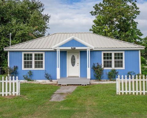 A home in Palacios