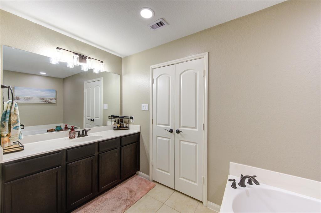 21002 Echo Manor Drive, Hockley, Texas image 14