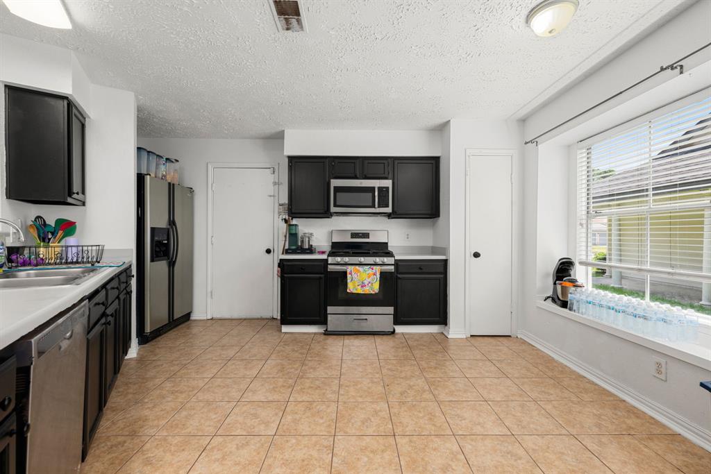 327 Brompton Court