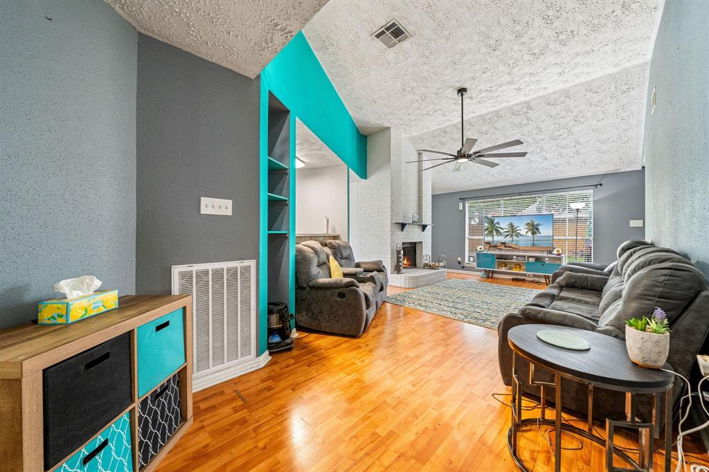 327 Brompton Court