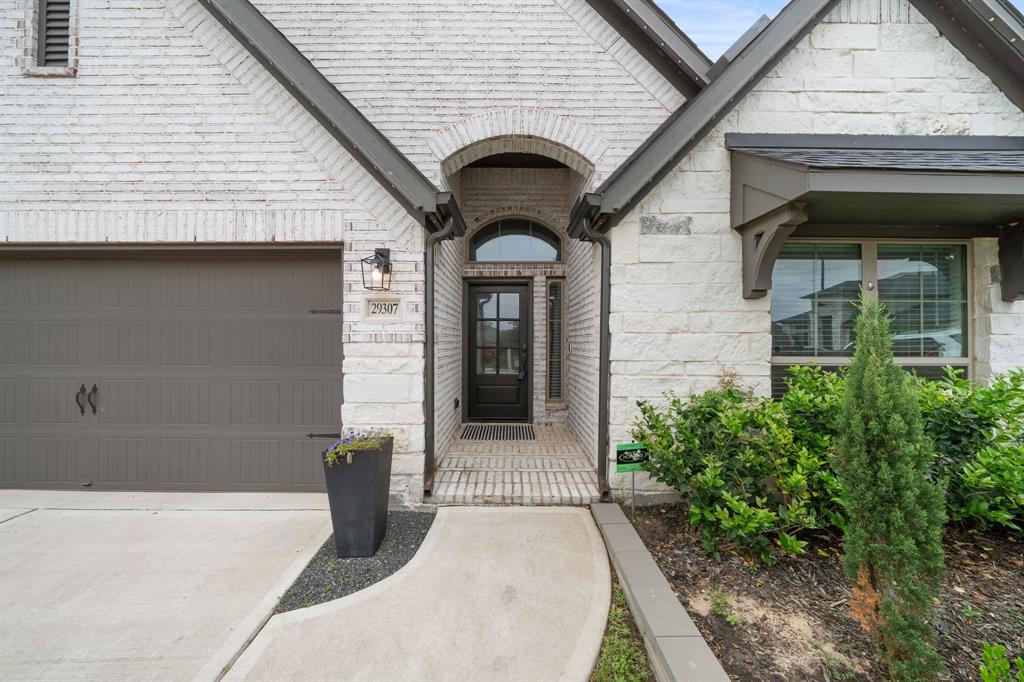 29307 Ashford Court, Fulshear, Texas image 8