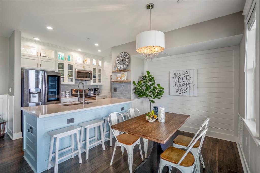 4221 Pointe West Drive #302, Galveston, Texas image 2
