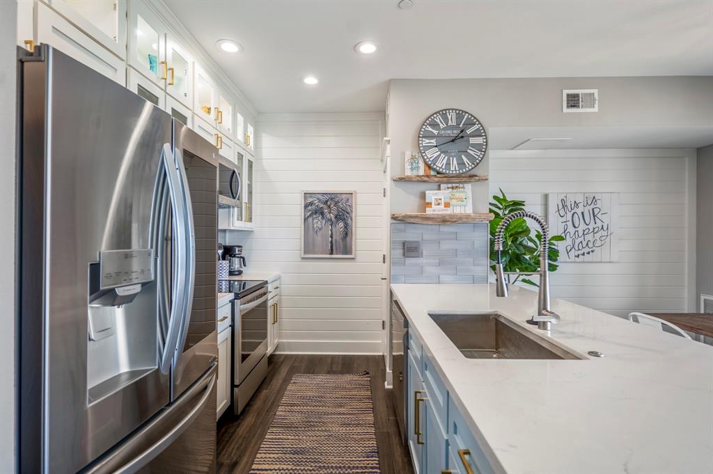 4221 Pointe West Drive #302, Galveston, Texas image 11