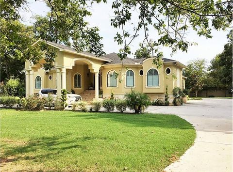 Photo of 904 Hill Road, Houston, TX 77037 (MLS # 9339441)