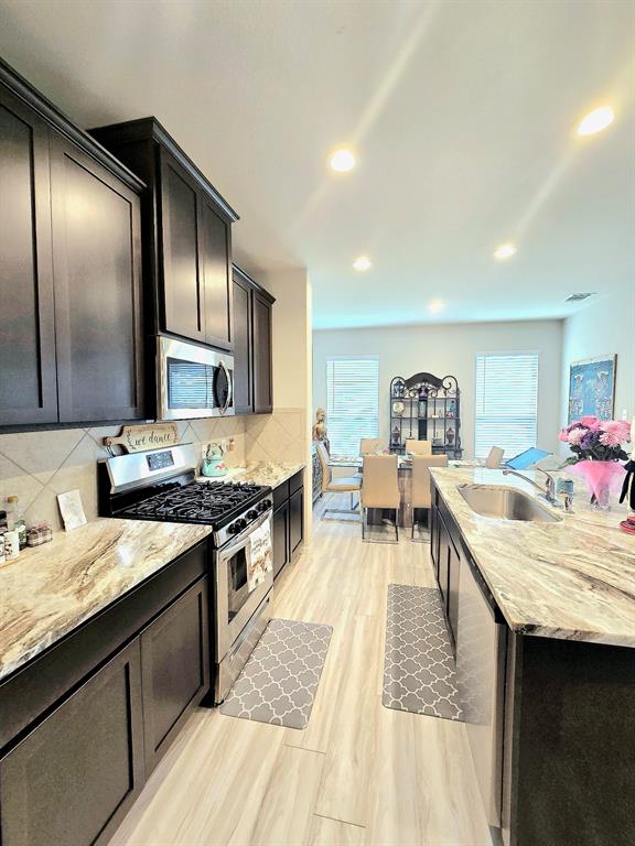 408 Long Beach Bay Drive, Katy, Texas image 13