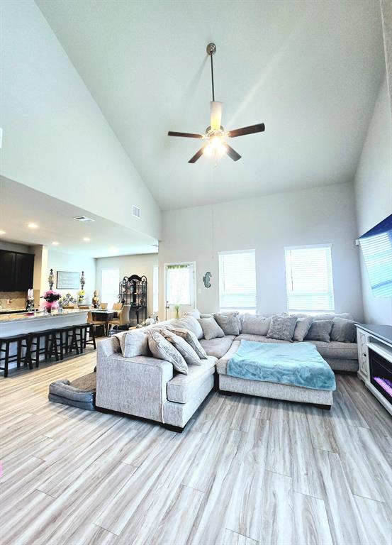 408 Long Beach Bay Drive, Katy, Texas image 11