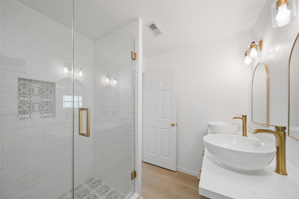 2105 Melanie Lane, Pearland, Texas image 16