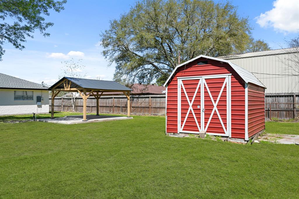 2105 Melanie Lane, Pearland, Texas image 20