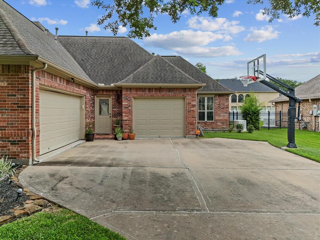 3609 Parkside Drive, Pearland, Texas image 43