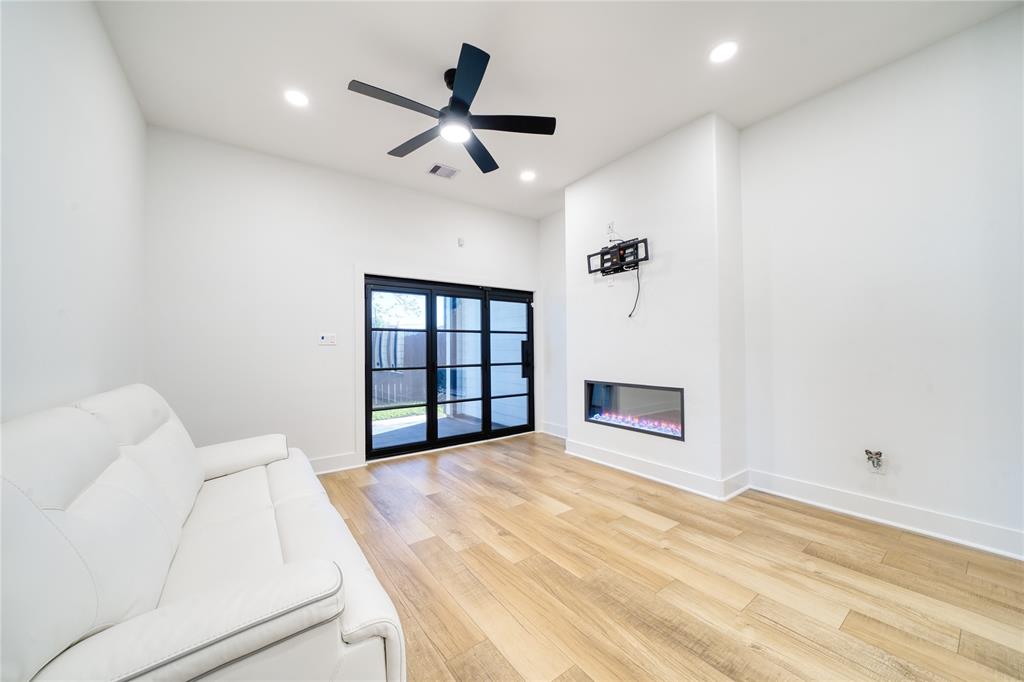 2420 Sumpter Street, Houston, Texas image 16
