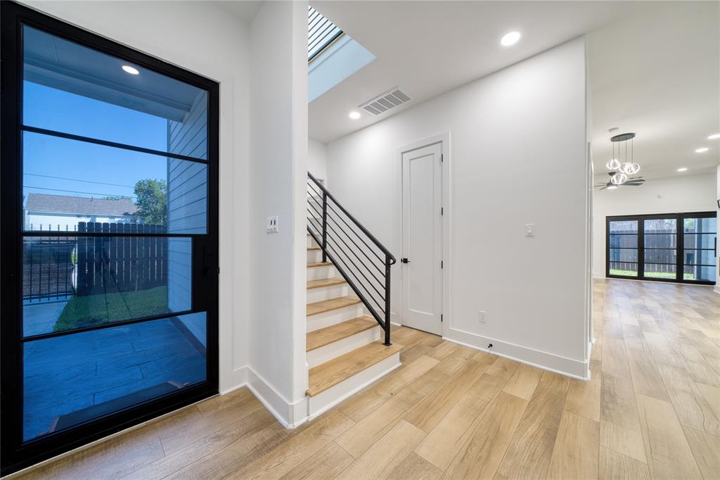 2420 Sumpter Street, Houston, Texas image 7