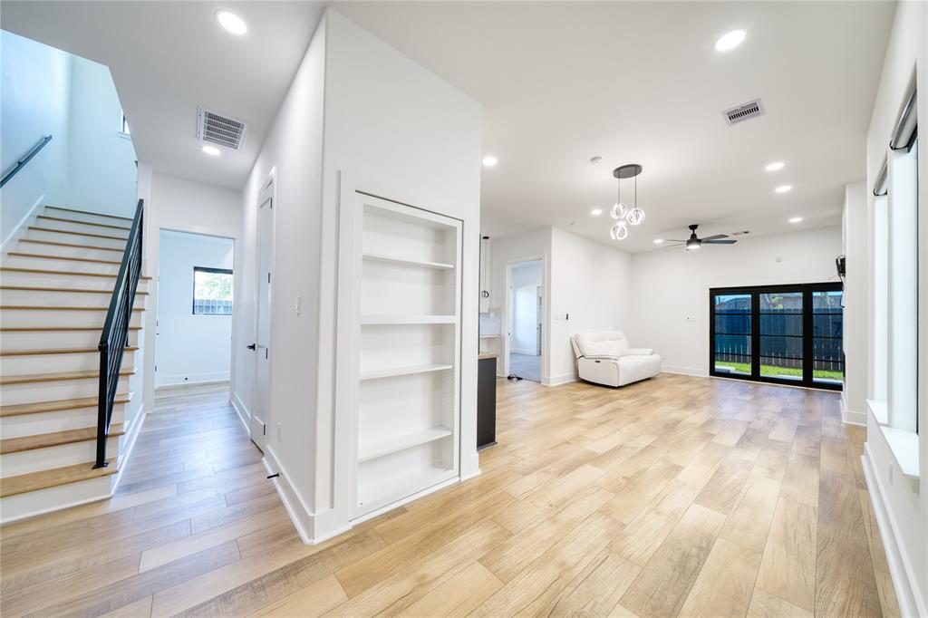 2420 Sumpter Street, Houston, Texas image 11