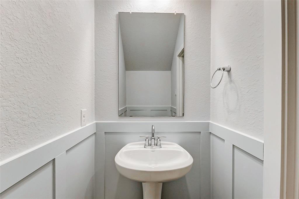 8119 Blue Fish Drive, Cypress, Texas image 12