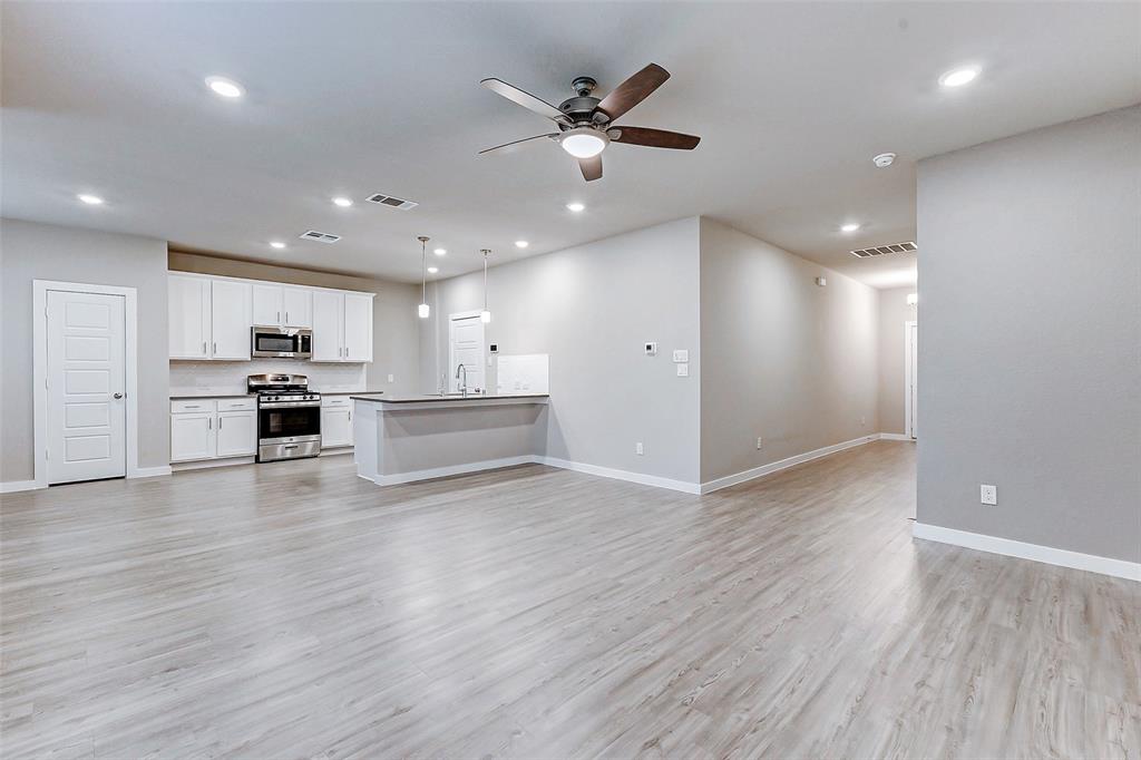 8119 Blue Fish Drive, Cypress, Texas image 3