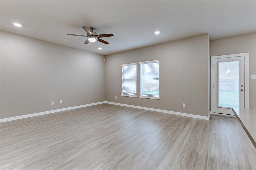 8119 Blue Fish Drive, Cypress, Texas image 5
