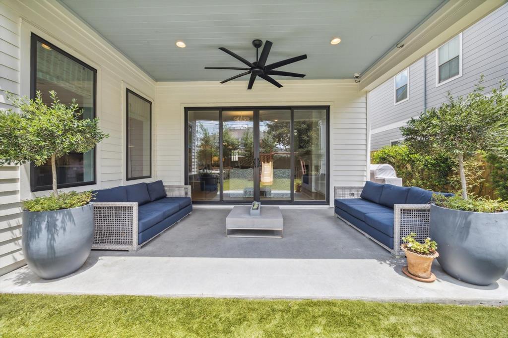 1409 Chamboard Lane, Houston, Texas image 8