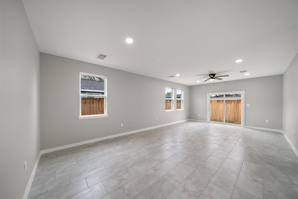 300 Stewart Street, Baytown, Texas image 6
