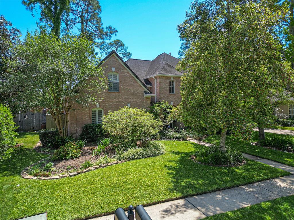 110 Pine Point Court, League City, Texas image 3