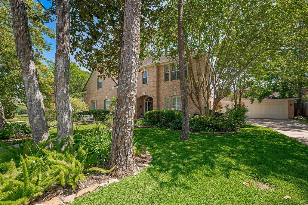 110 Pine Point Court, League City, Texas image 4