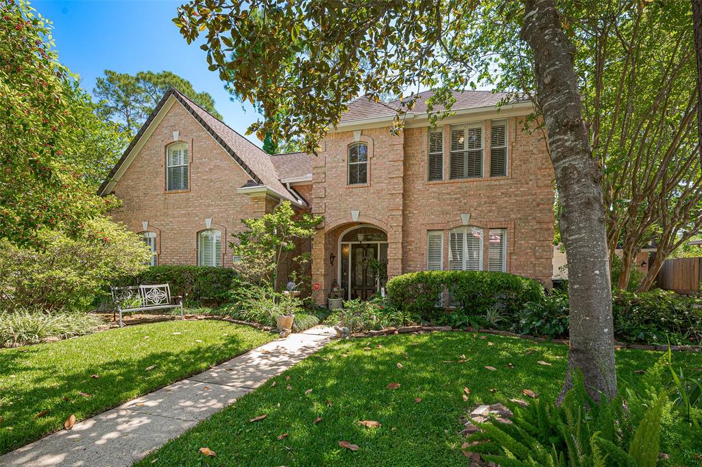110 Pine Point Court, League City, Texas image 2