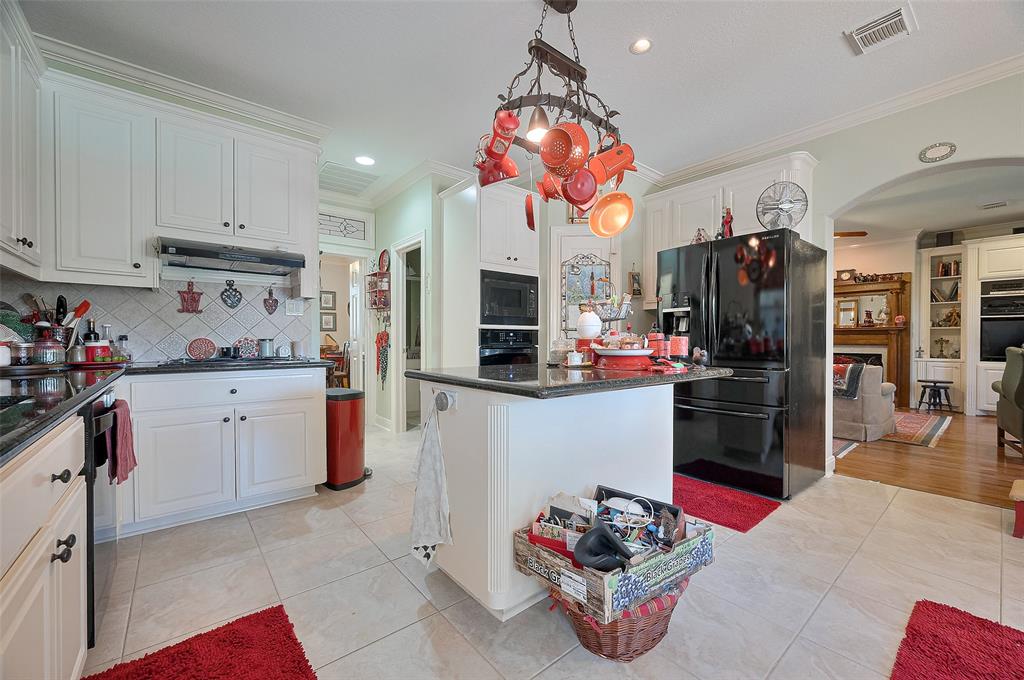 110 Pine Point Court, League City, Texas image 12