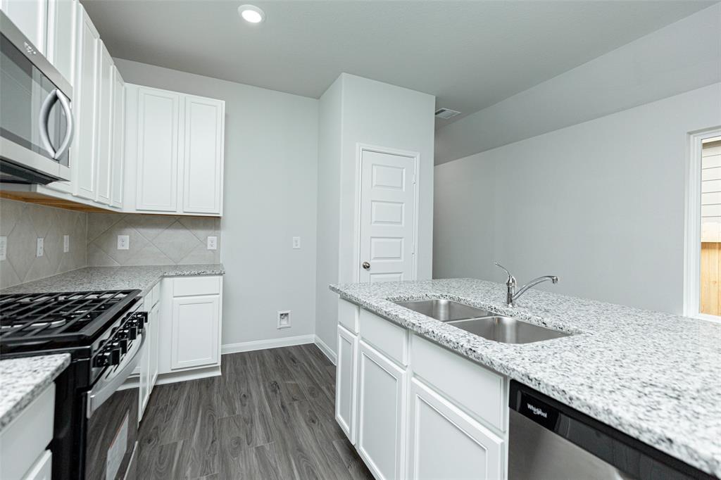 16944 Hazelnut Drive, Conroe, Texas image 19