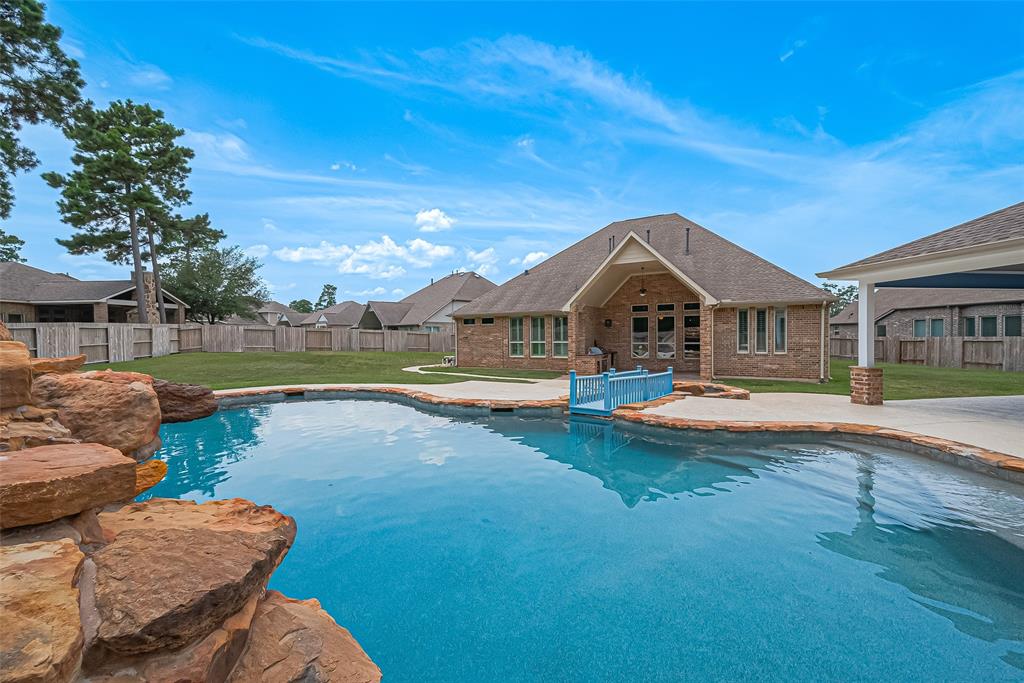 1404 Graystone Hills Drive