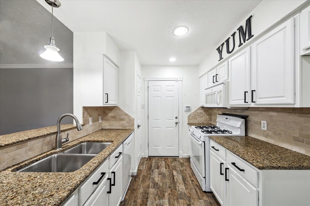 405 S Crockett Street, Deer Park, Texas image 6