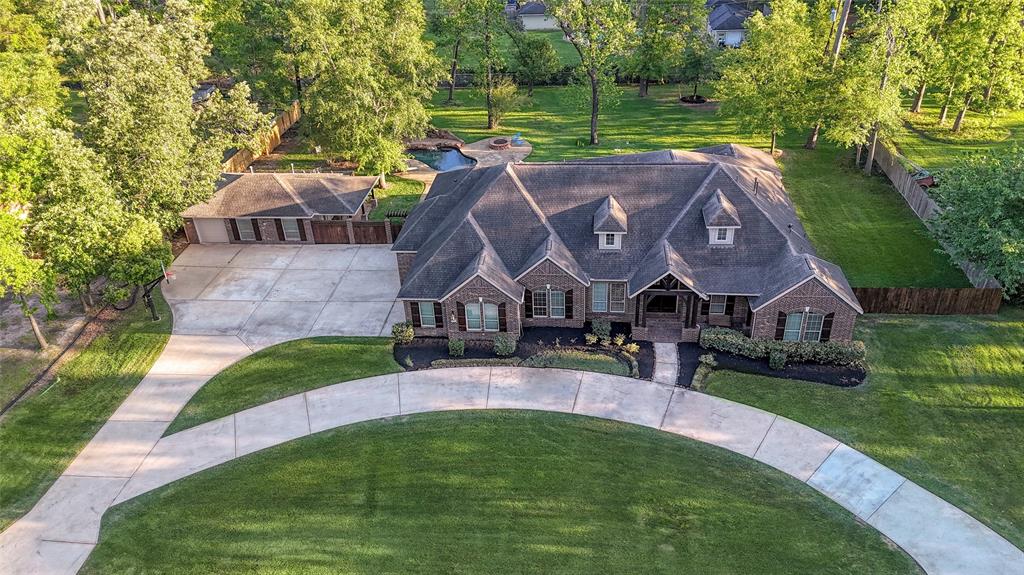 1600 Walnut Lane, Kingwood, Texas image 1
