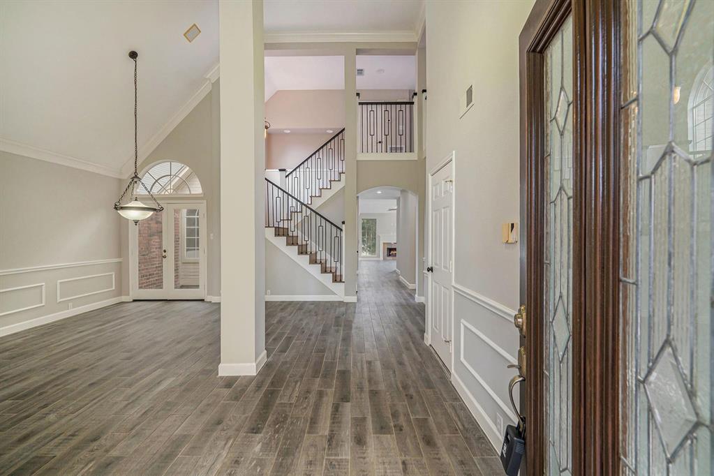 1123 Misty Lake Drive, Sugar Land, Texas image 6