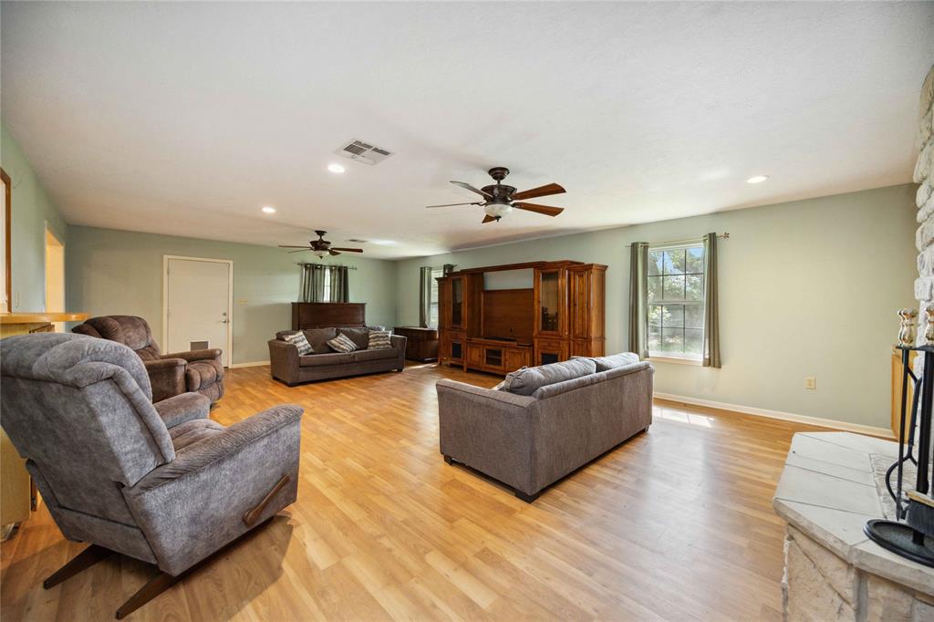 5618 Avenue M 1/2, Santa Fe, Texas image 7