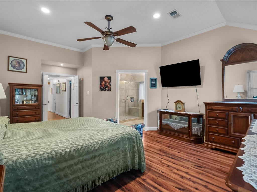 4823 Red Lantern Drive, Friendswood, Texas image 18