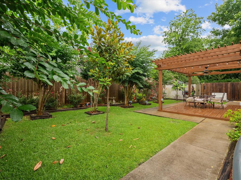 4823 Red Lantern Drive, Friendswood, Texas image 31