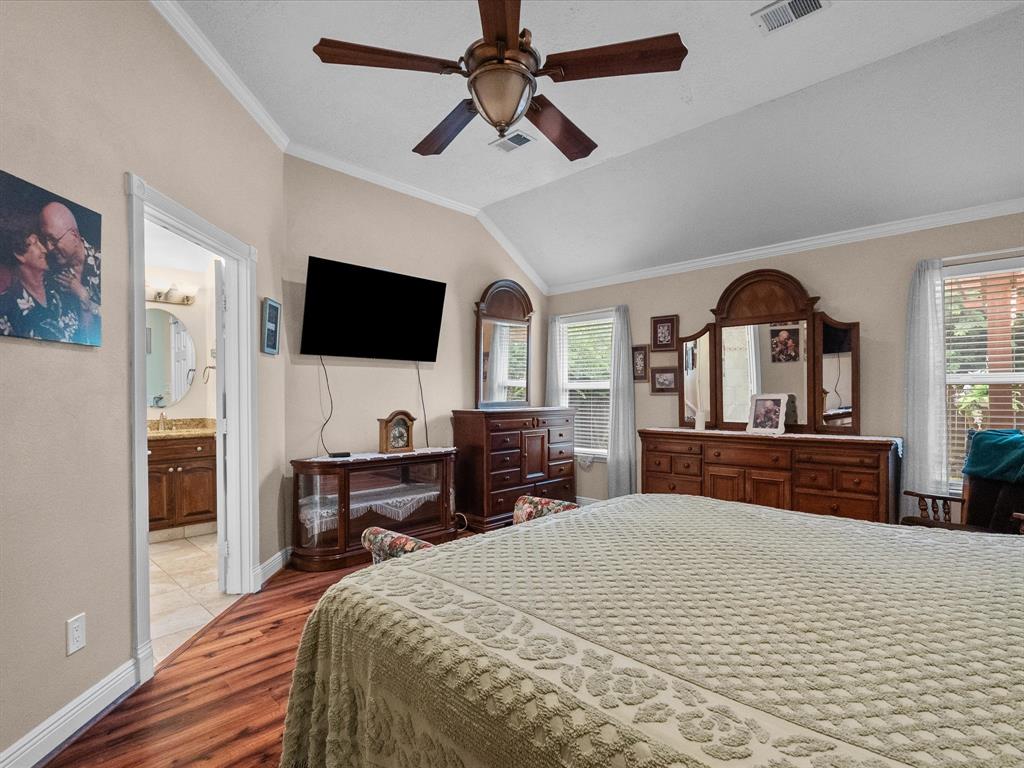 4823 Red Lantern Drive, Friendswood, Texas image 19